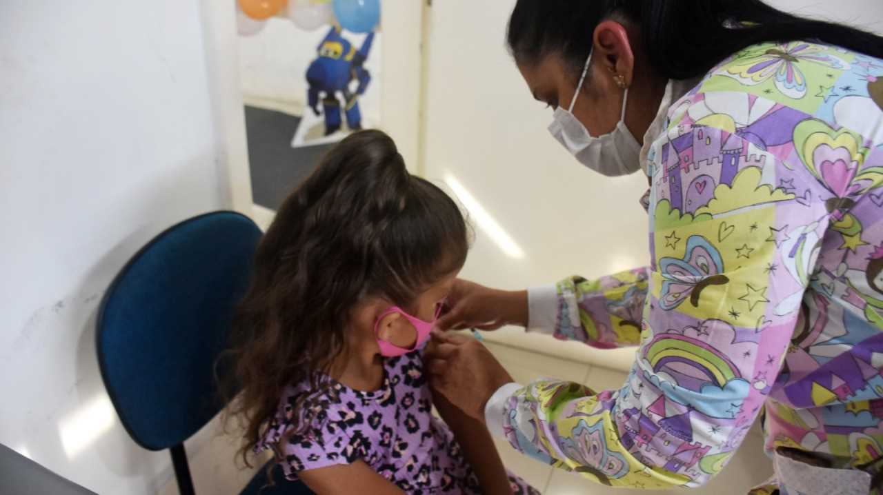 Camacã: Primeiro dia de vacinação em crianças é marcado com emoção